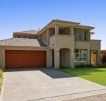Luxury Coastal Escape - Tourism Cairns