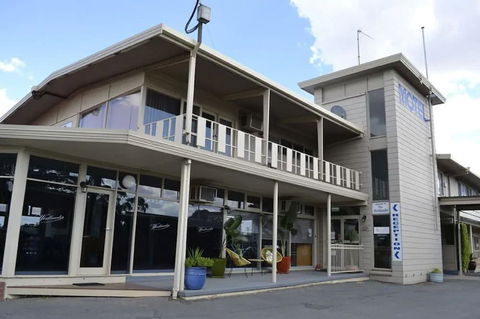 Best Westlander Motor Inn - Tourism Cairns 0