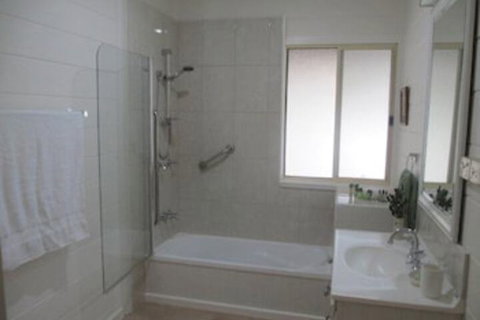 All About Me B & B - Tourism Cairns 4