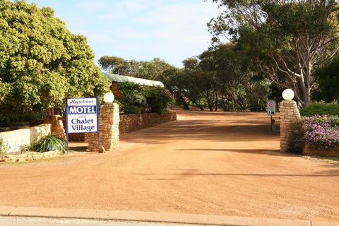 Hopetoun Motel & Chalet Village - Tourism Cairns 5