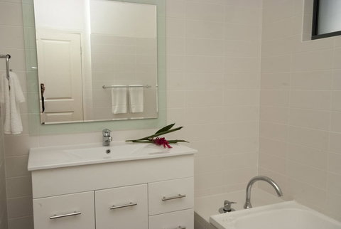 Woodville Beach Townhouse 5 - Tourism Cairns 5