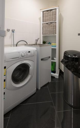 Waterfront Apartments Marinaquays Apt 221 & Apt 234 - Tourism Cairns 1