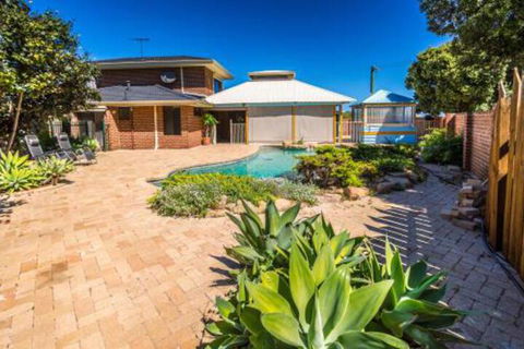 Yanchep Beach Retreat - Tourism Cairns 3