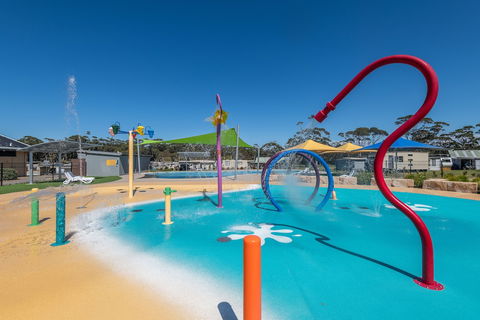 Holiday Haven Lake Tabourie - Tourism Cairns 1