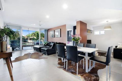 Waterford Private Apartments - Tourism Cairns 0