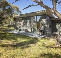 Ecocrackenback 10 'Sustainable chalet close to the slopes.' - Tourism Cairns