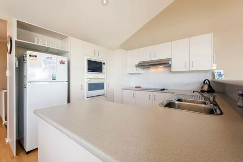 Moy At Nelson Bay, 2/30 Thurlow Avenue - Tourism Cairns 6