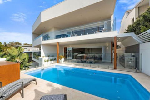 Ultimate Beach House - Tourism Cairns 0
