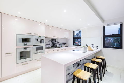 MADDISON, 3BDR Port Melbourne Apartment - Tourism Cairns 2