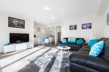 KAYLA, 2BDR Southbank Apartment - Tourism Cairns 1