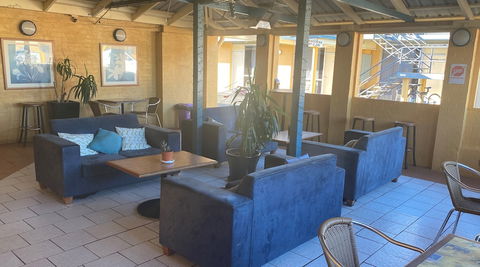 Horse And Jockey Hotel Motel - Tourism Cairns 0