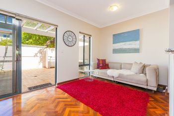 Luxurious Perth Townhouse - Tourism Cairns 4