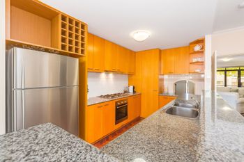 Luxurious Perth Townhouse - Tourism Cairns 3