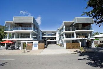 Maggies Beachfront Apt. 5 - Tourism Cairns 2