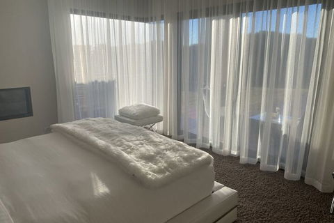 AmarÃ© Beachside Luxury - Tourism Cairns 3