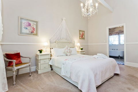 Oak Tree Cottage - Mundaring - Tourism Cairns 6