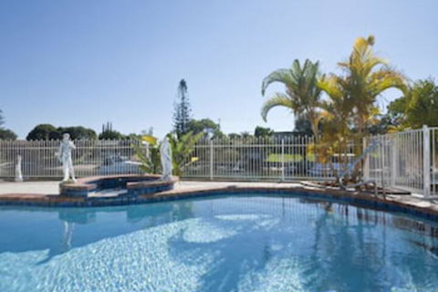 Waterfront Home Stay - Tourism Cairns 3