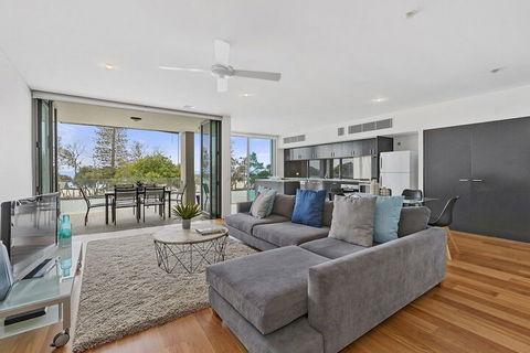 KINGSCLIFF NOR NOR EAST 101 On MARINE PARADE - Tourism Cairns 2