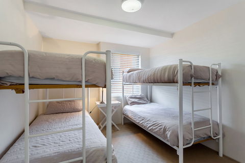 Wanda Beach Unit 2 / 197 Soldiers Point Road - Tourism Cairns 1