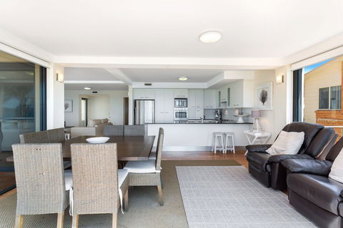 Wanda Beach Unit 2 / 197 Soldiers Point Road - Tourism Cairns 3