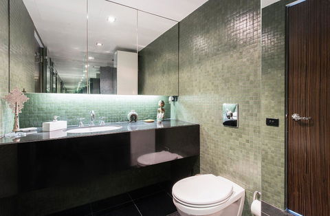 PPT50 Sleek 2 Bed Designer Abode - Tourism Cairns 2