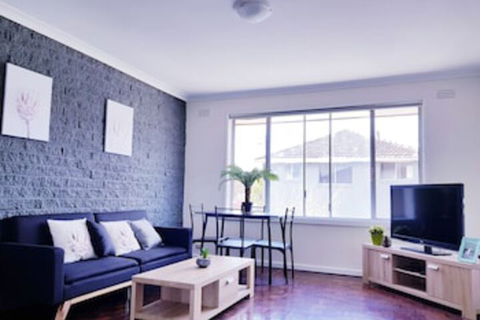 Clayton Apartment - Tourism Cairns 0