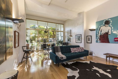 Warehouse In Woolloomooloo - Tourism Cairns 0
