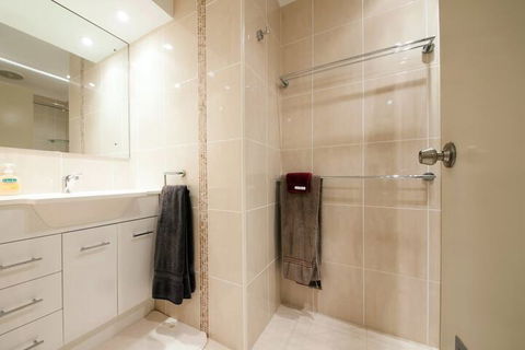 Kamilaroi Unit 6, 58-60 Magnus Street - Tourism Cairns 5