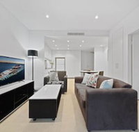 Peaceful Water Side Retreat with Huge Courtyard - Tourism Cairns