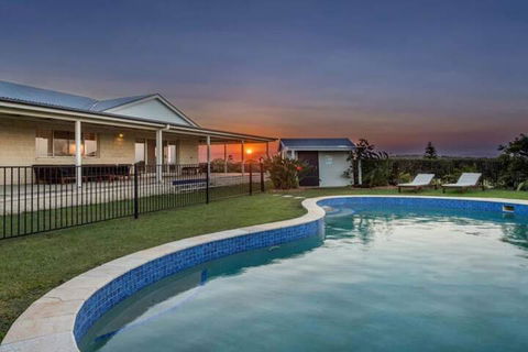Your Luxury Escape Byron Sunset Breeze - Tourism Cairns 4