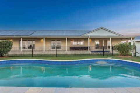 Your Luxury Escape Byron Sunset Breeze - Tourism Cairns 0