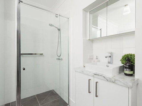 New York Dreamer Central & Sophisticated - Tourism Cairns 3