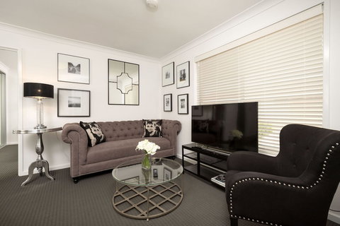 New York Dreamer Central & Sophisticated - Tourism Cairns 2