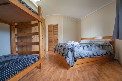 Pine Country Caravan Park - Tourism Cairns 3