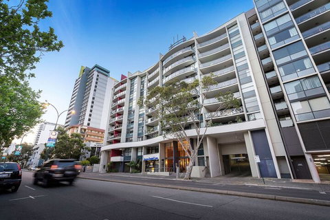 128 On The Terrace - Tourism Cairns 1