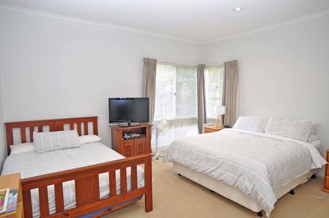 Welcome Break PET Friendly - Tourism Cairns 0