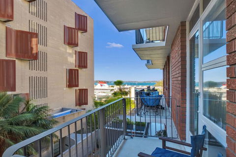 HomeHotel Urban Retreat In Secure Boutique Block - Tourism Cairns 5