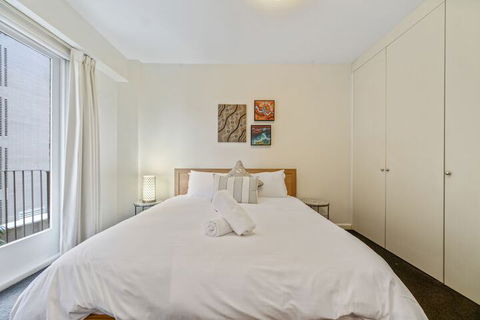 HomeHotel Urban Retreat In Secure Boutique Block - Tourism Cairns 1