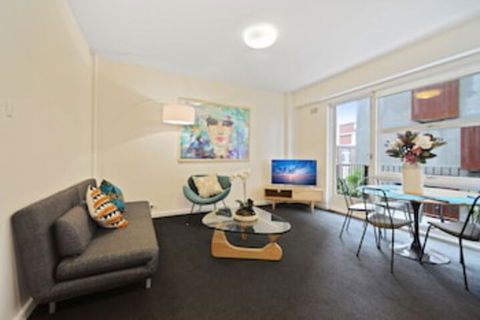 HomeHotel Urban Retreat In Secure Boutique Block - Tourism Cairns 0