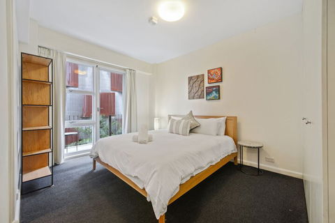 HomeHotel Urban Retreat In Secure Boutique Block - Tourism Cairns 3