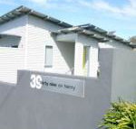 Stylish Holiday Unit - Tourism Cairns