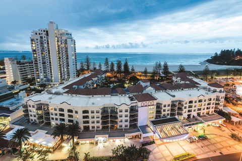 Oaks Gold Coast Calypso Plaza Suites - Tourism Cairns 0