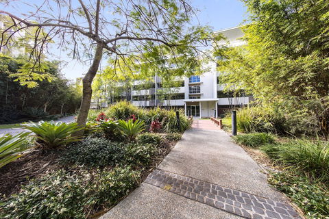 Oaks Brisbane Mews Suites - Tourism Cairns 1