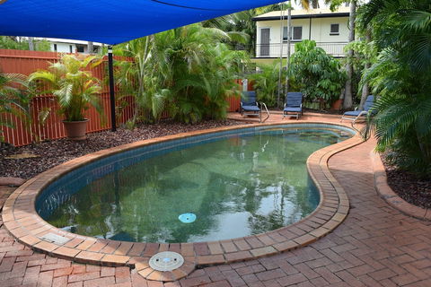 Coconut Grove Holiday Apartments - Tourism Cairns 0