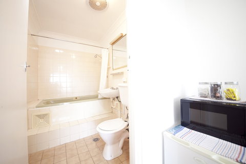 Manly Waves Hotel - Tourism Cairns 1