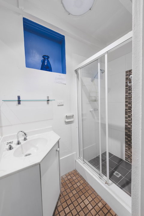 Manly Waves Hotel - Tourism Cairns 4