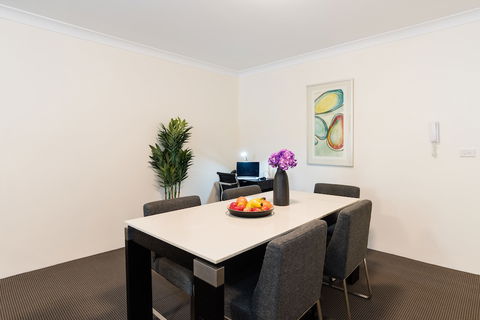 Eastwood Furnished Apartments - Tourism Cairns 0