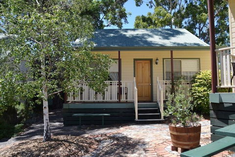 Avoca Cottages - Tourism Cairns 1