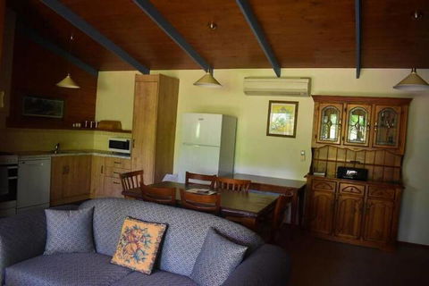 Clarendon Chalets - Tourism Cairns 5