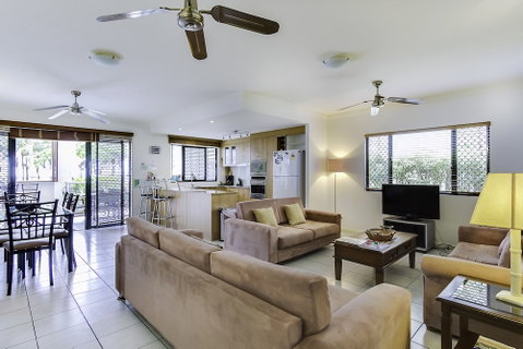 The Mediterranean Beachfront Apartments - Tourism Cairns 3